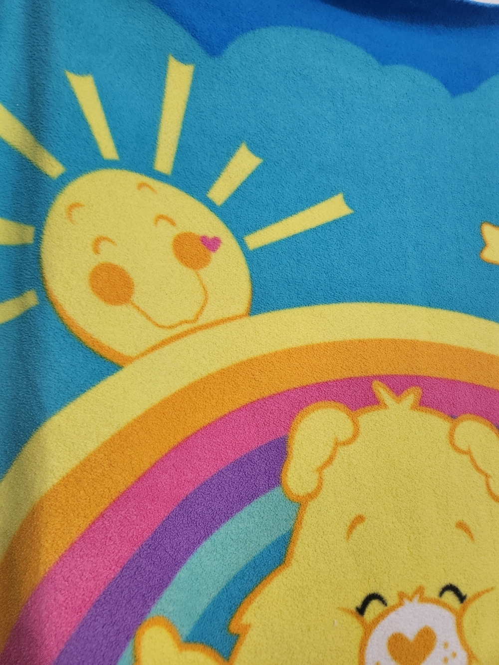 Vintage 2000 Care Bears FUNSHINE BEAR Fleece 45" x 60" Throw Blanket - Picture 3 of 4